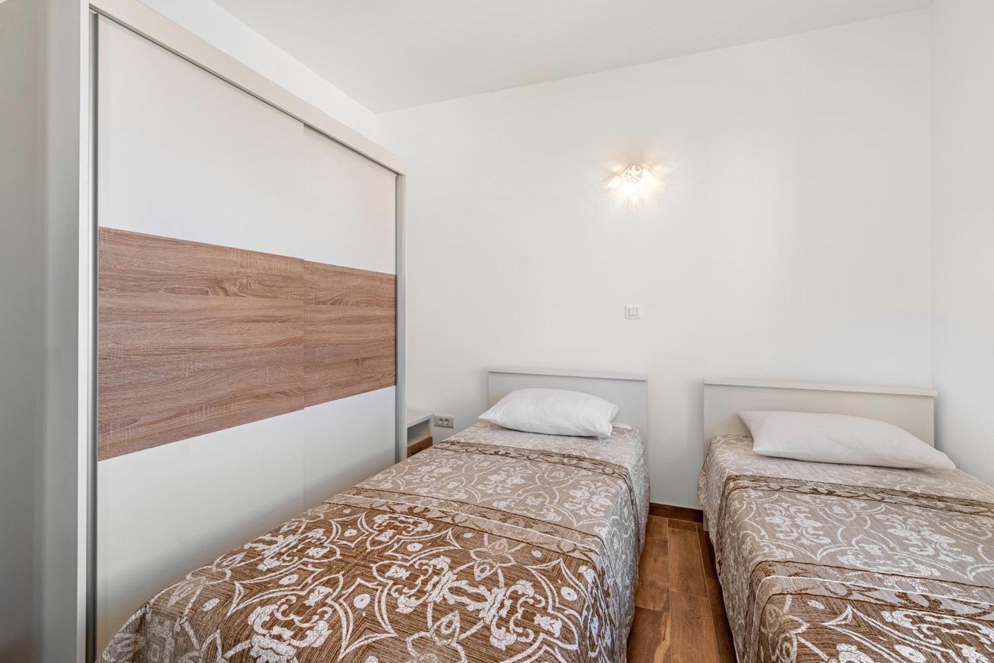 Apartments Boomerang Rogoznica  Oda fotoğraf